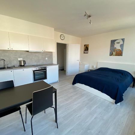 Cozy Studio With Garage In The City Center Pilsen Exterior foto