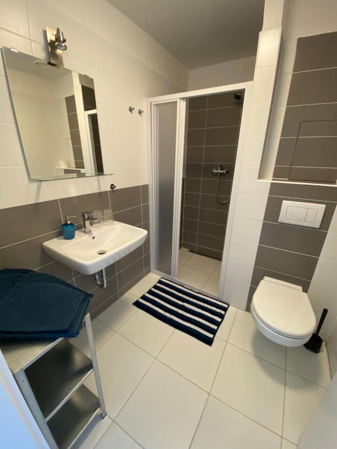 Cozy Studio With Garage In The City Center Pilsen Exterior foto