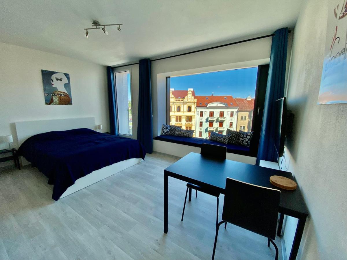 Cozy Studio With Garage In The City Center Pilsen Exterior foto